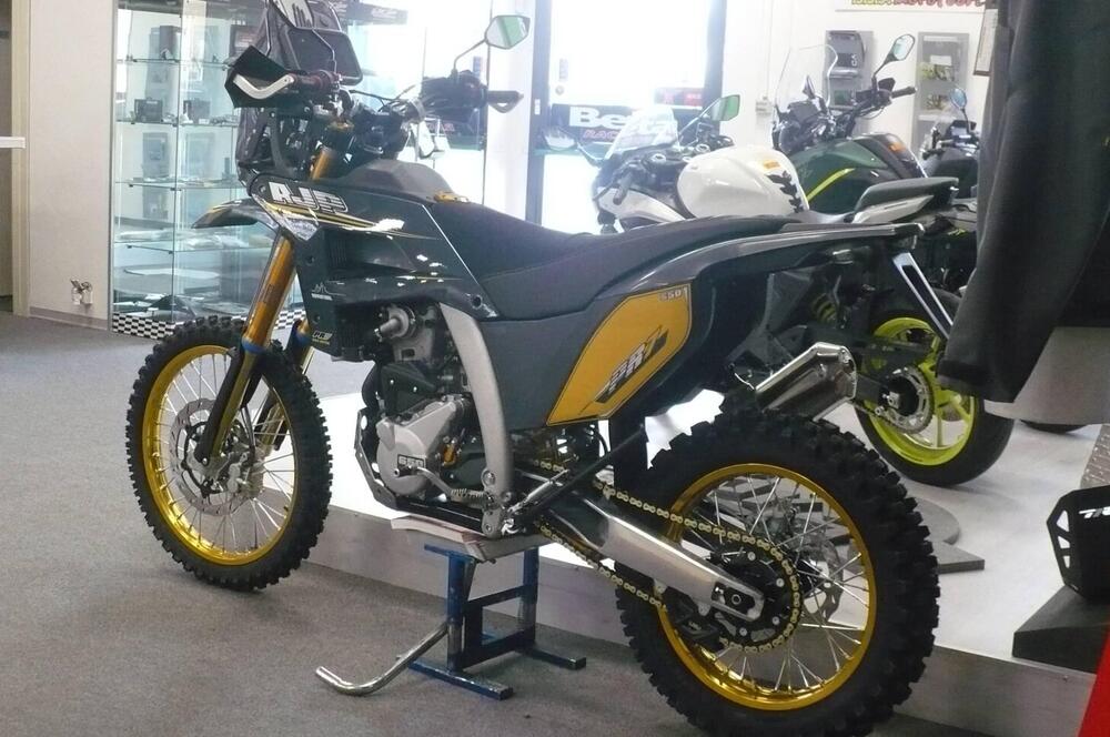 AJP PR7 650 Adventure (2021 - 24) (12)