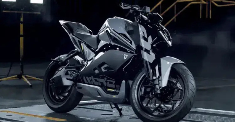 "Hey UV, cambia modalit&agrave;": la moto elettrica che parla (anche se forse nessuno gliel'ha chiesto)