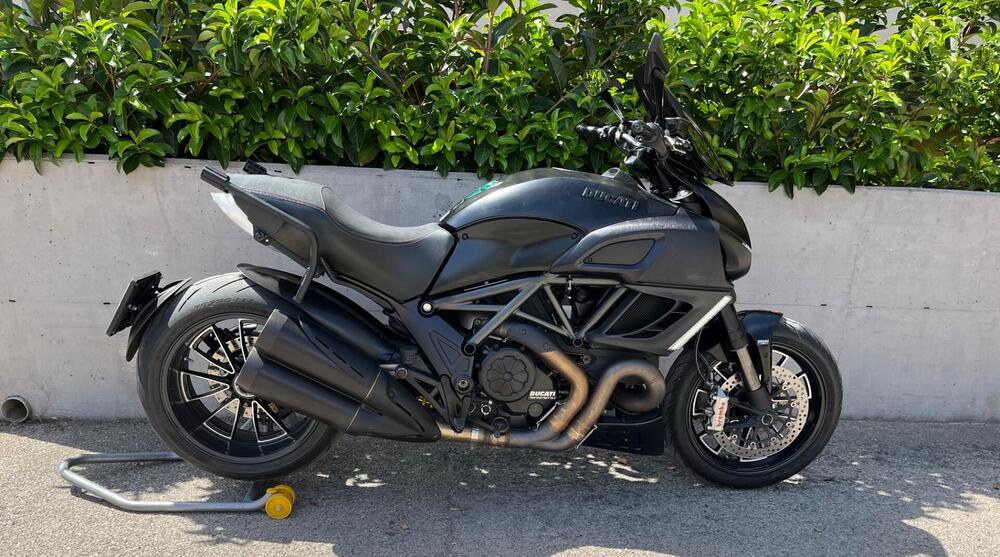 Ducati Diavel 1200 Dark (2012 - 13) (5)