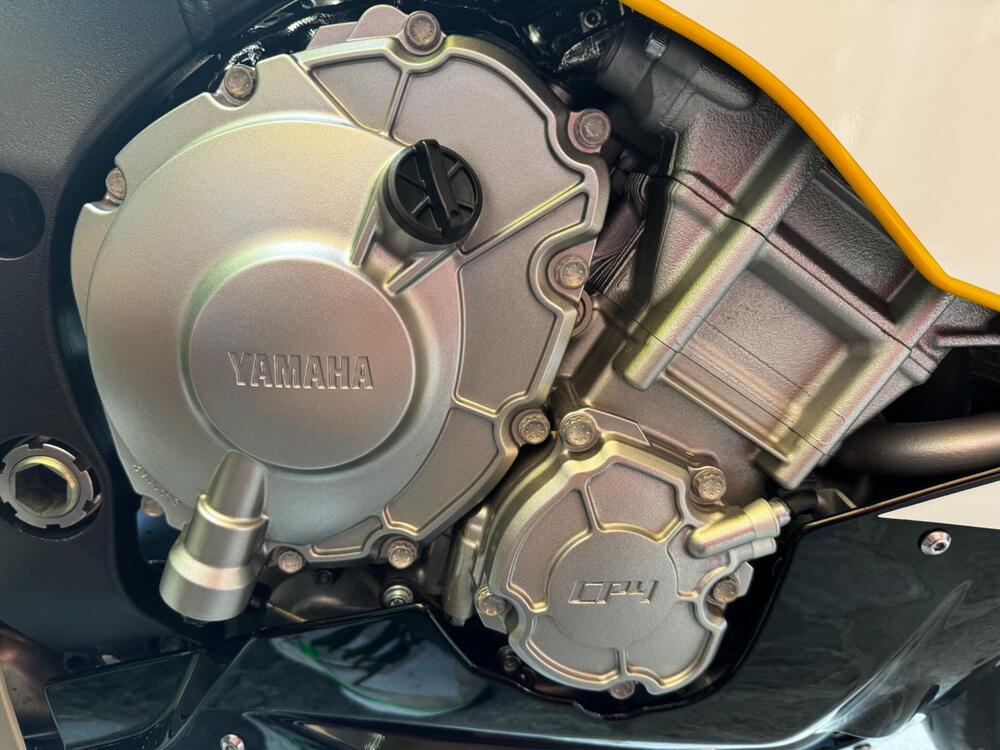 Yamaha YZF R1 60th Anniversary (2015 - 16) (4)