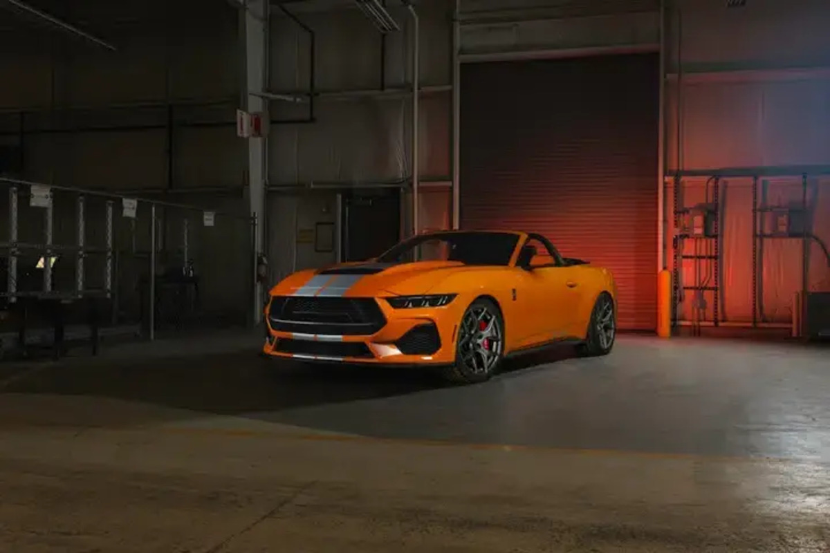 Disegno da colorare di auto sportiva: muscle car americana Scarica o