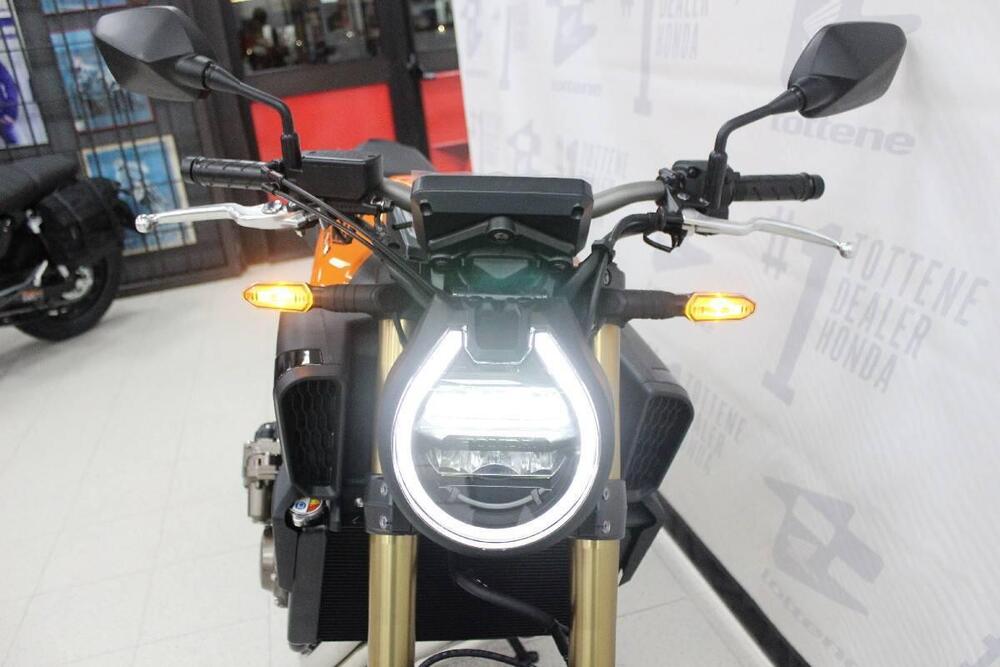 Honda CB 650 R E-Clutch (2024 - 26) (4)