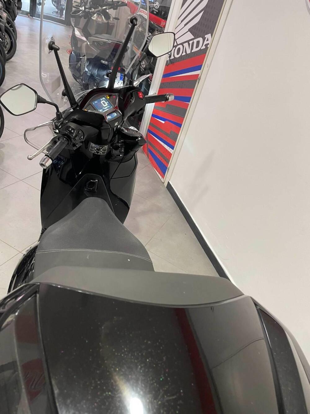 Honda SH 350 (2021 - 24) (6)