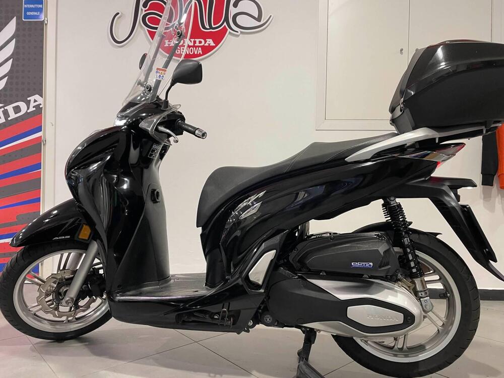 Honda SH 350 (2021 - 24) (7)