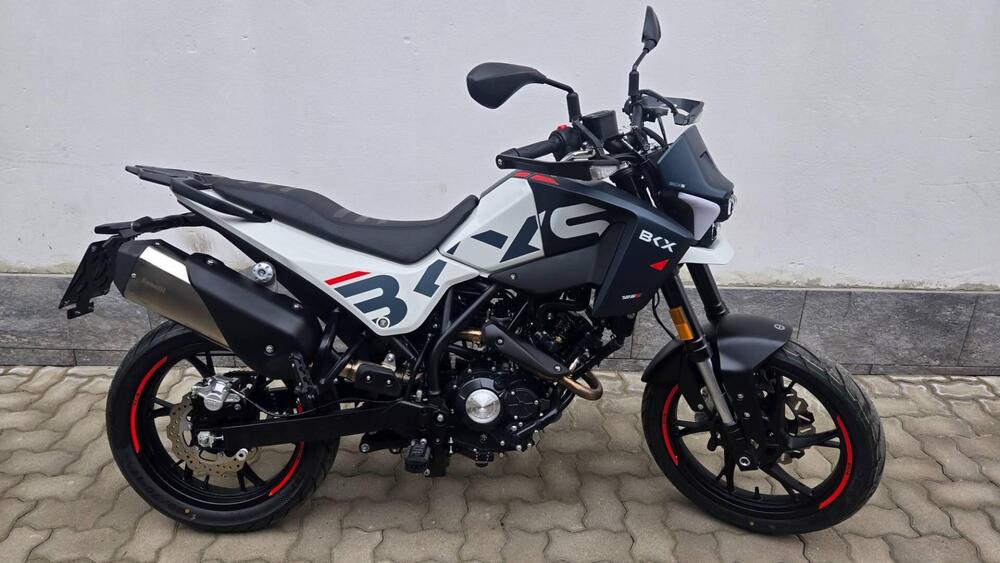 Benelli BKX 125 S (2026) (2)