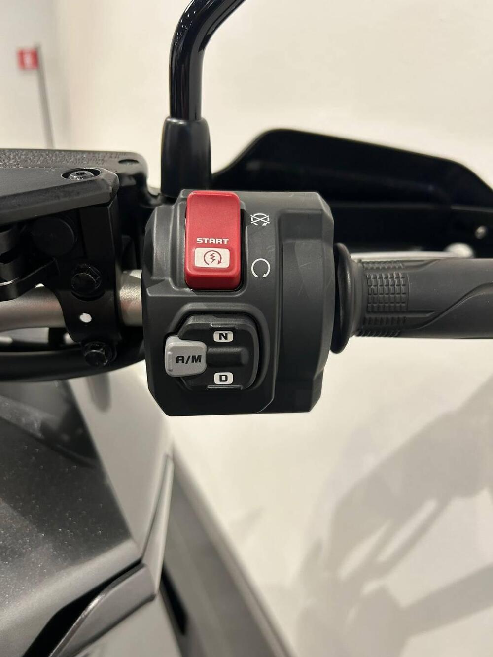 Honda X-ADV 750 DCT Gravel (2021 - 24) (9)