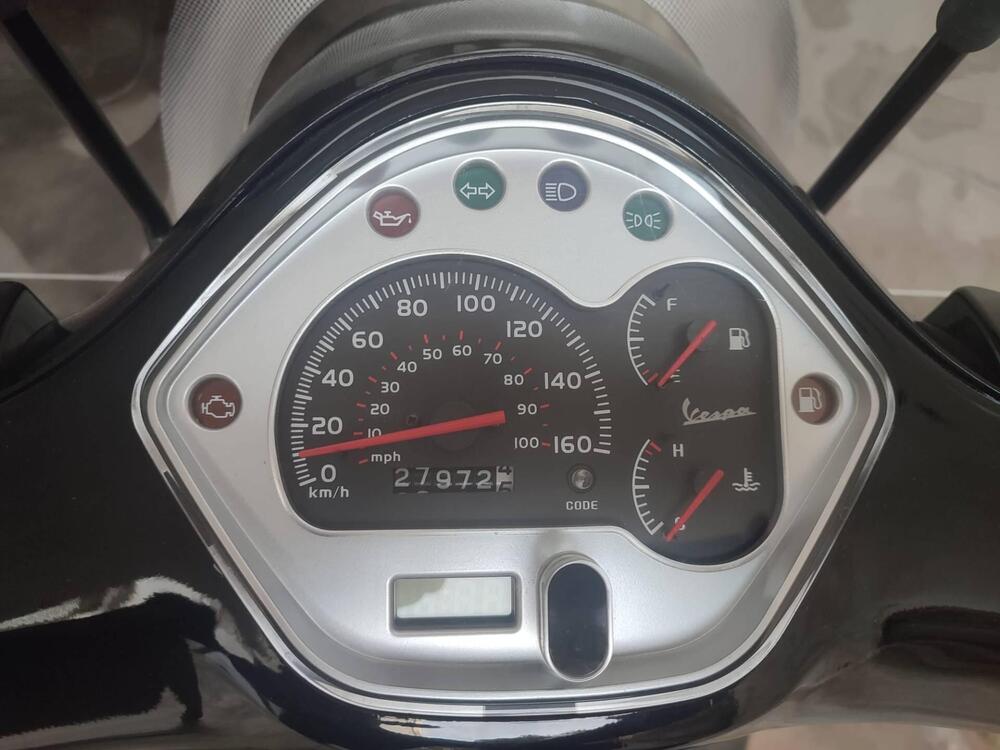 Vespa GTS 300 Super (2008 - 16) (3)