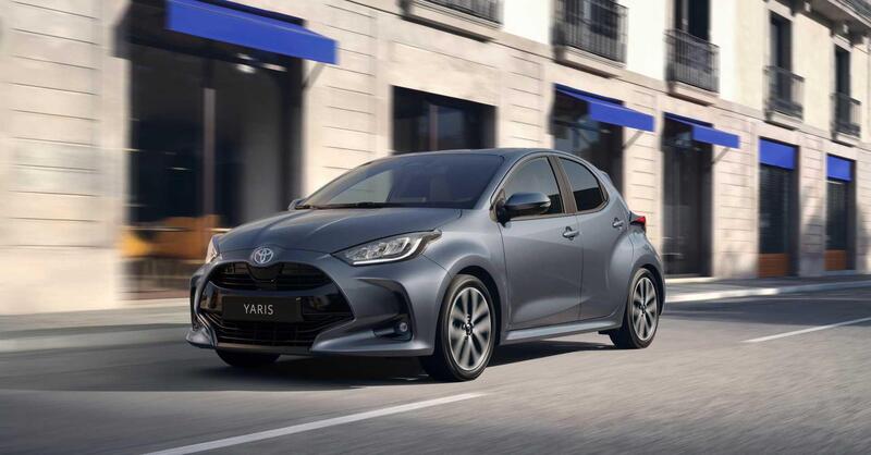 Toyota Yaris 2026: pi&ugrave; tecnologia, nuovo look e un prezzo che parte da 19.950 euro