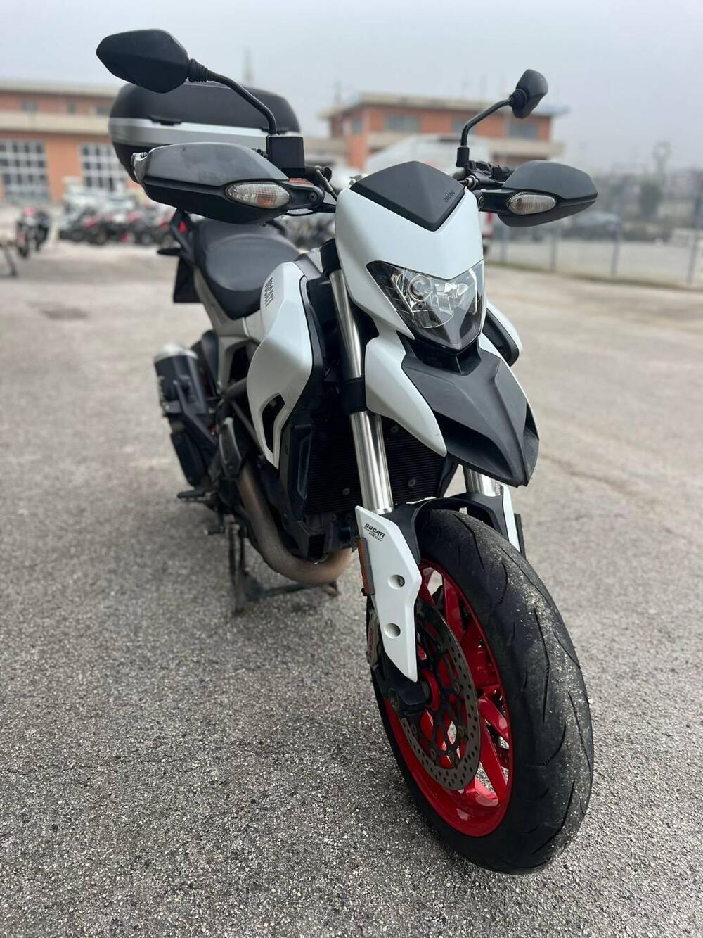 Ducati Hyperstrada 821 (2013 - 15) (2)