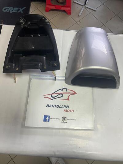 Mono posto posteriore Triumph