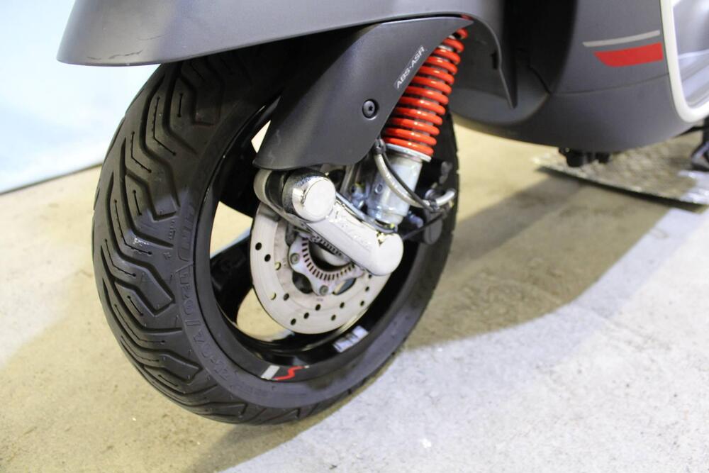 Vespa GTS 300 Super Sport Hpe (2021 - 22) (14)