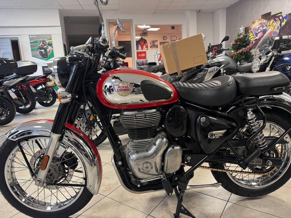 Royal Enfield Classic 350 (2021 - 26) (2)