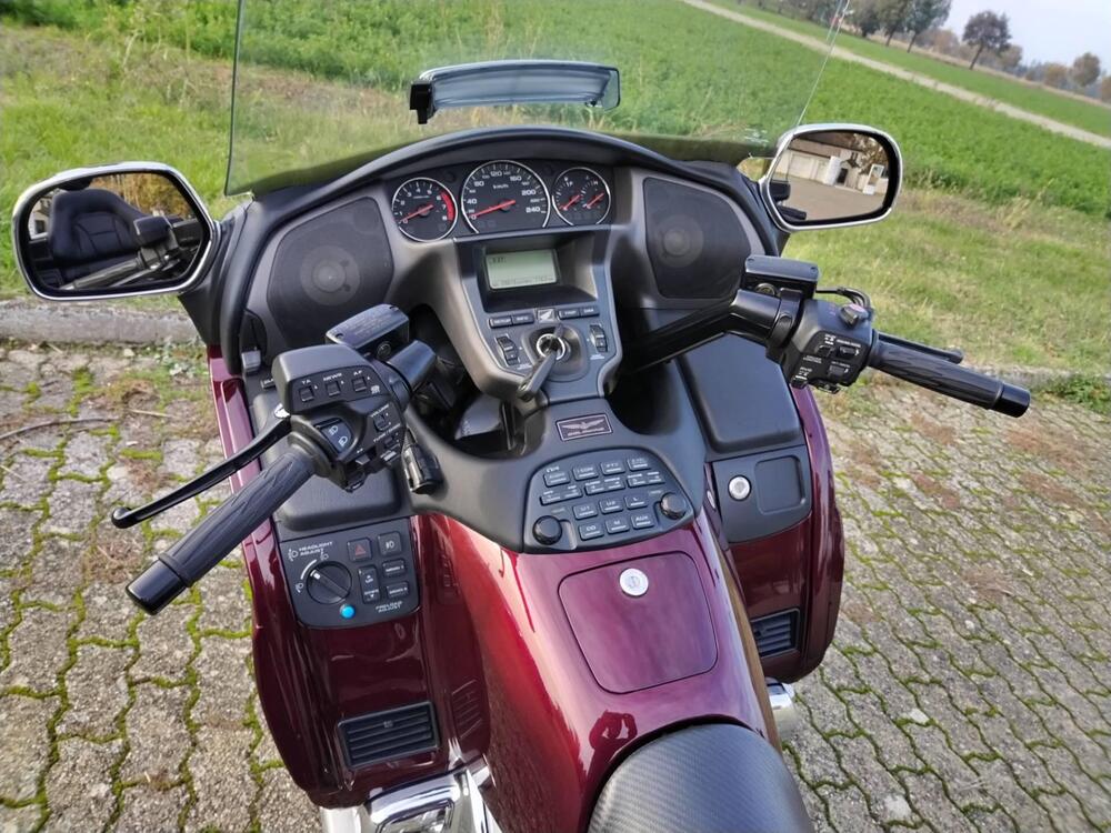 Honda GL 1800 Gold Wing (2006) (2)