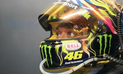 Valentino Rossi resta con BMW