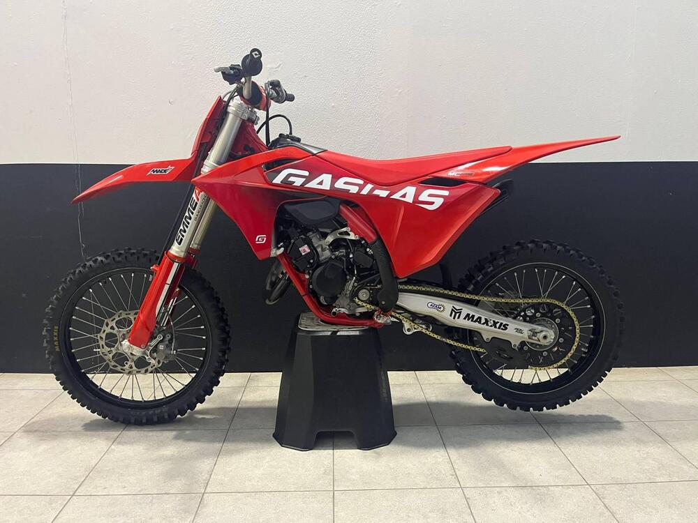 GASGAS MC 125 (2024) (2)