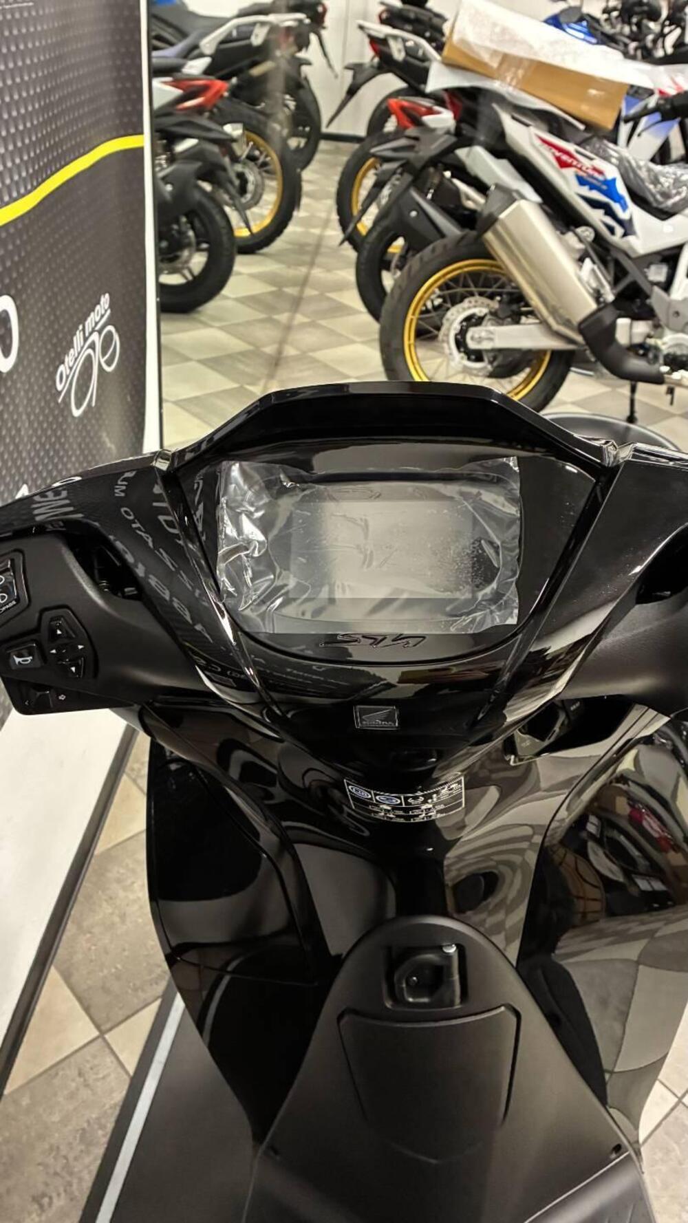 Honda SH 150 (2026) (4)