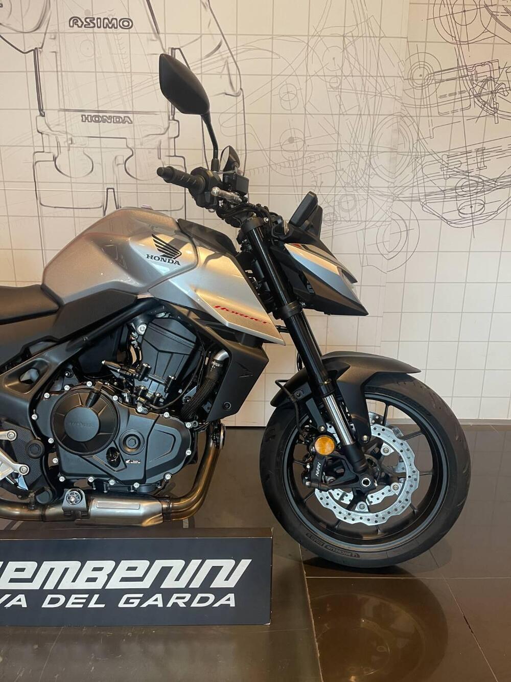 Honda CB 750 Hornet (2025) (2)