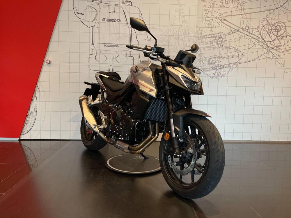 Honda CB 750 Hornet (2025) (3)