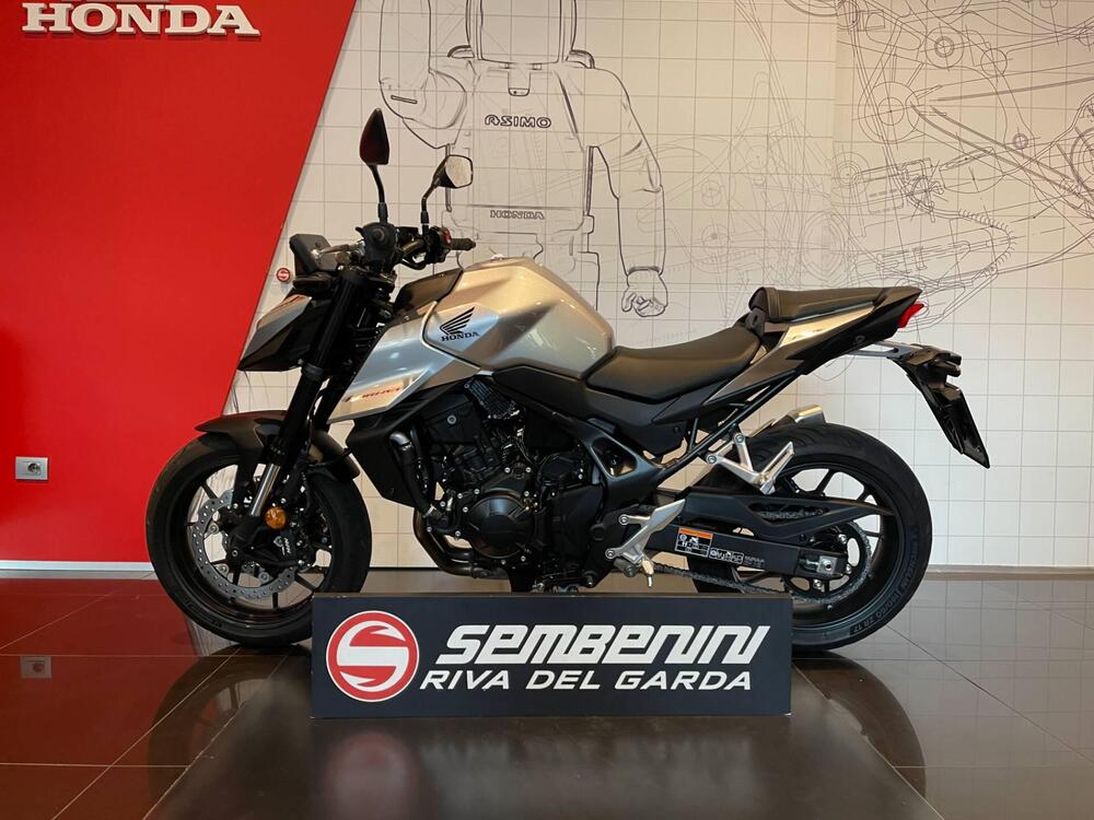 Honda CB 750 Hornet (2025) (7)