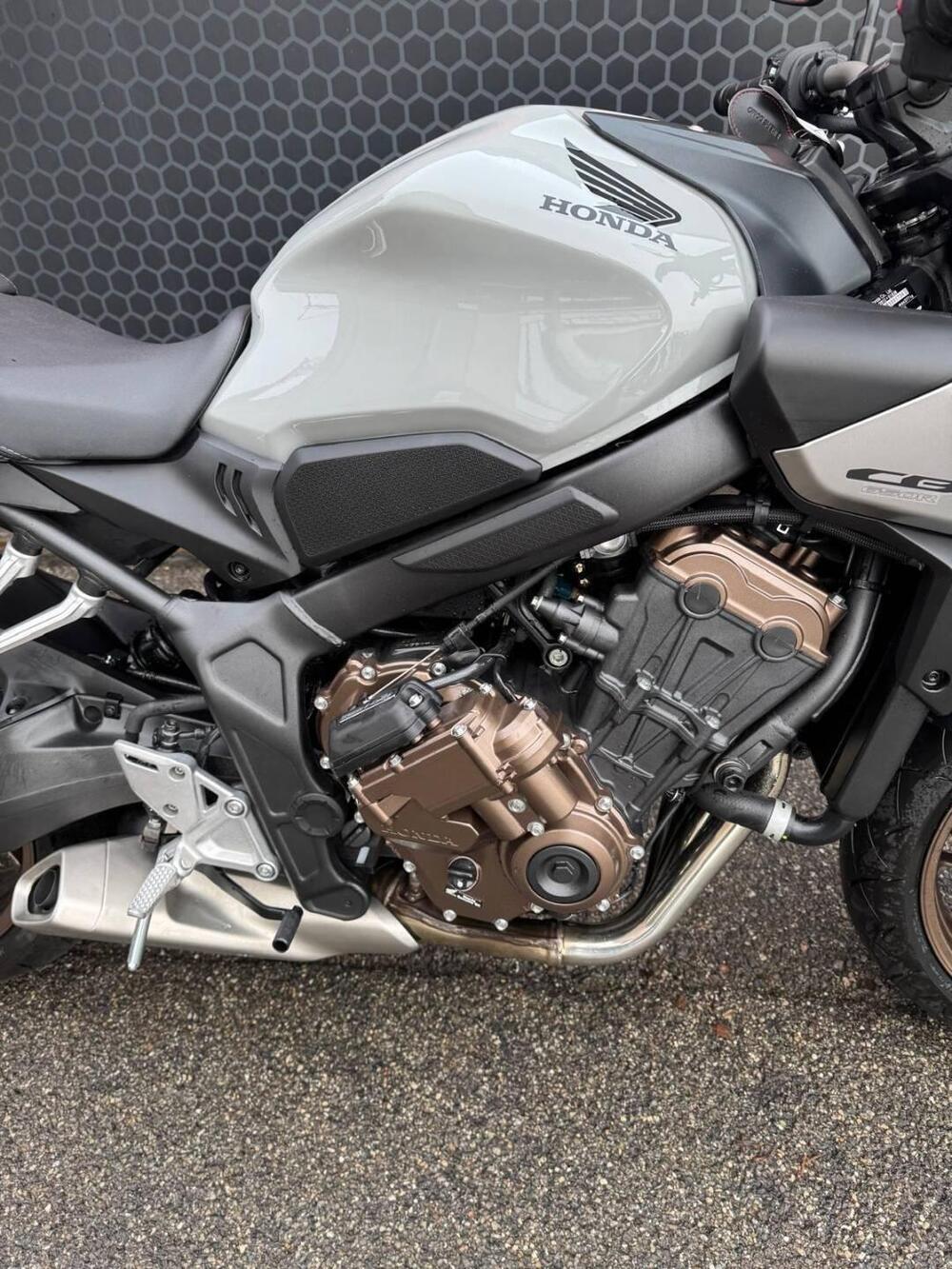 Honda CB 650 R E-Clutch (2024 - 26) (8)