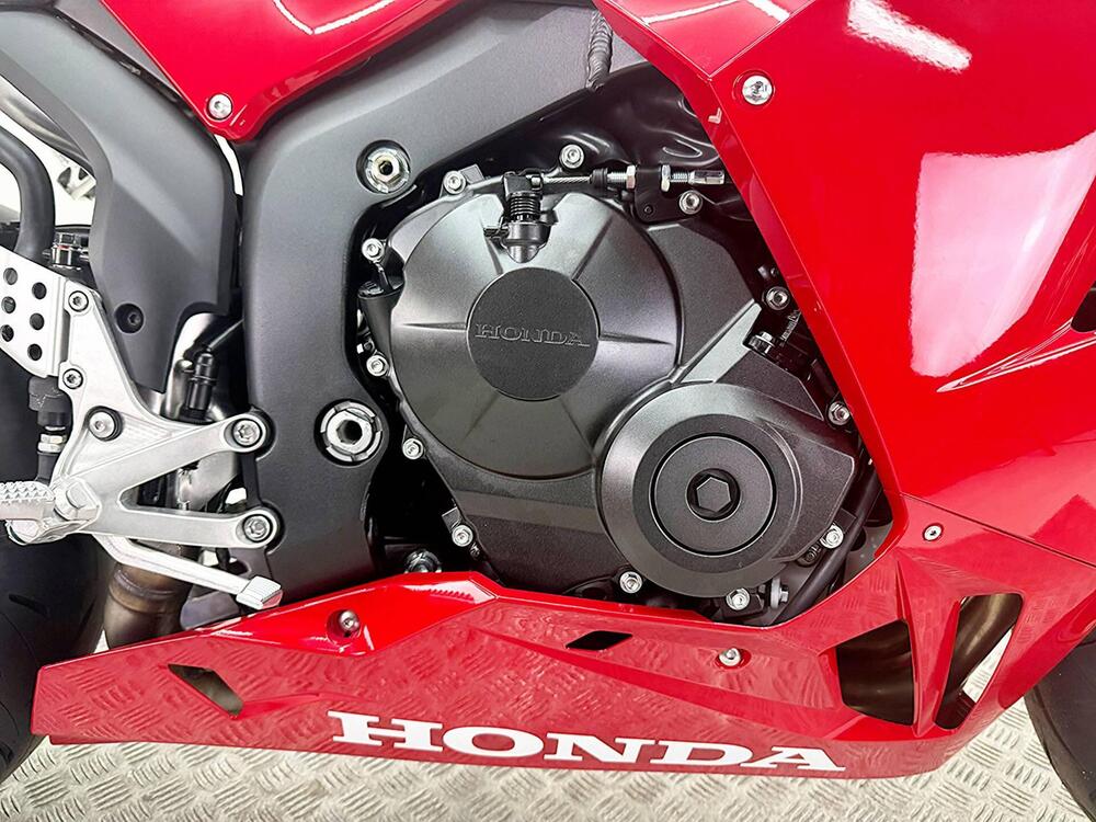 Honda CBR 600 RR (2024 - 26) (8)