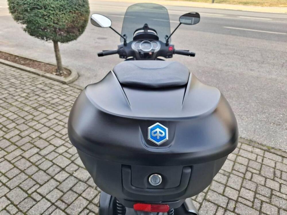 Piaggio Beverly 350 SportTouring ie ABS (2011 - 17) (4)