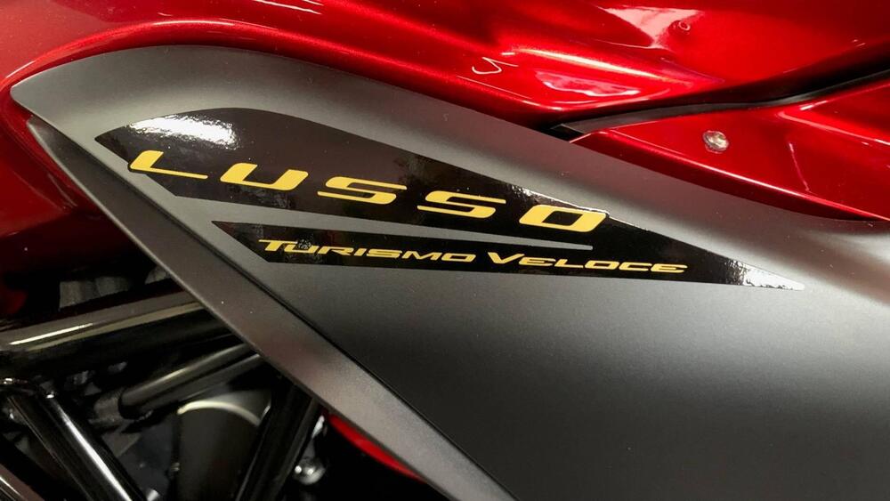 MV Agusta Turismo Veloce 800 Lusso SCS (2021 - 26) (5)