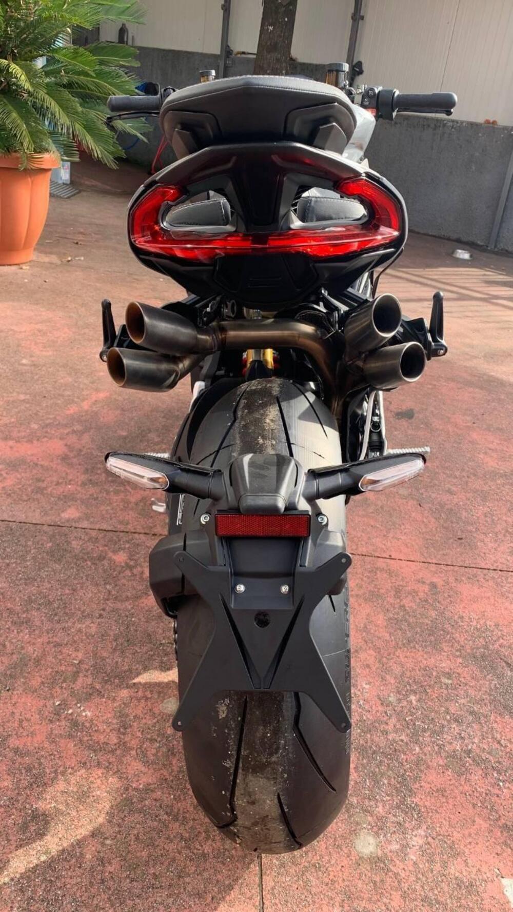MV Agusta Brutale 1000 RS (2022 - 26) (7)