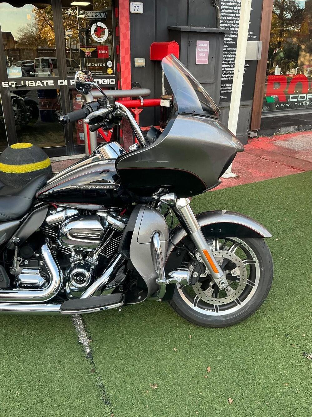 Harley-Davidson 107 Road Glide Ultra (2017 - 18) - FLTRU (8)