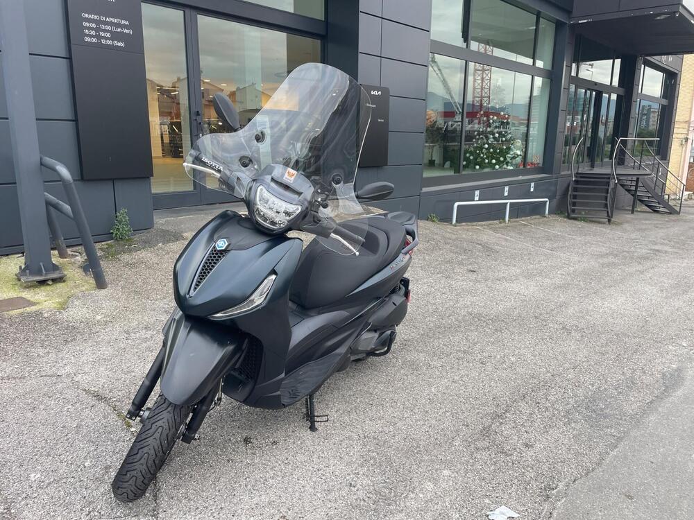 Piaggio Beverly 300 ABS-ASR (2021 - 25) (2)