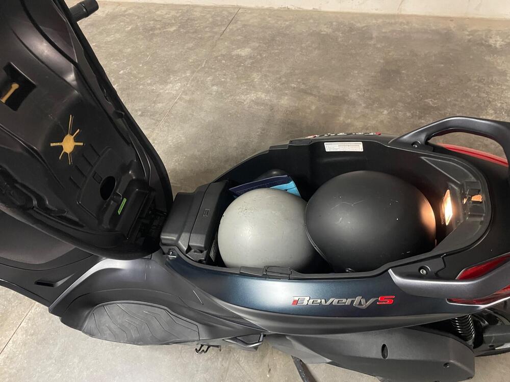 Piaggio Beverly 300 ABS-ASR (2021 - 25) (6)