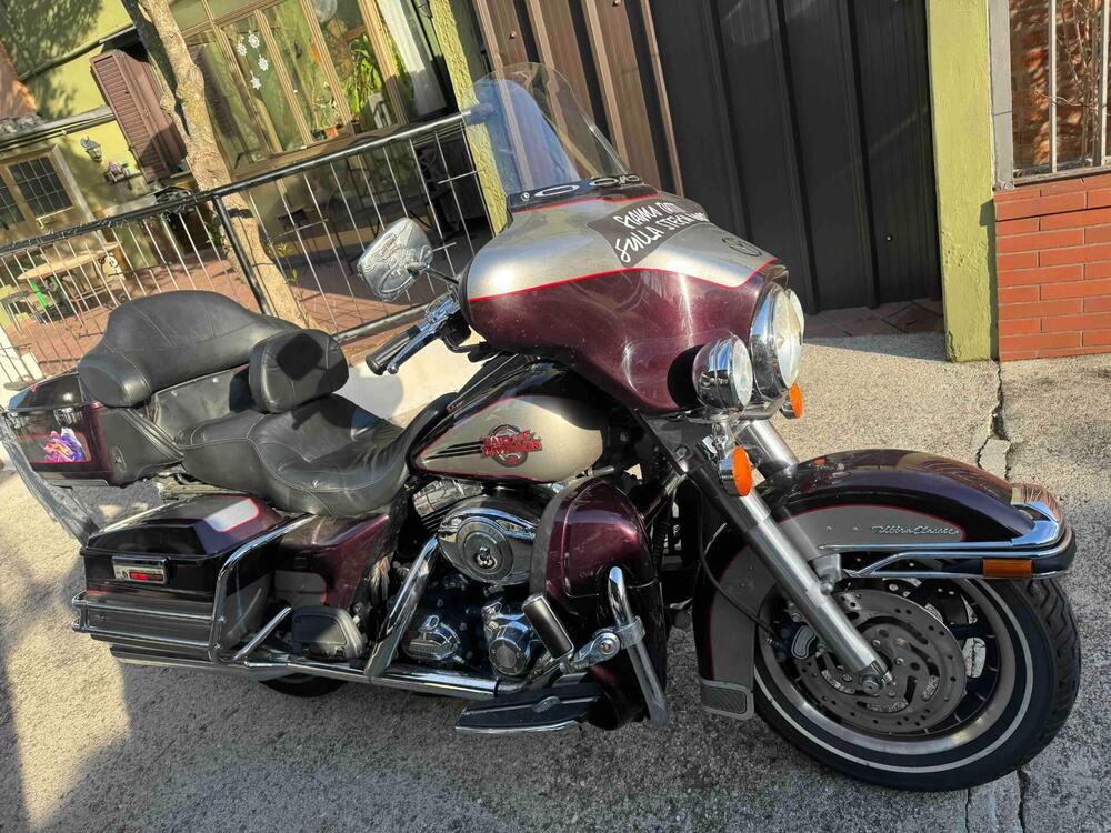 Harley-Davidson 1800 Electra Glide Ultra Classic (2009 - 11) - FLHTCUSE (2)