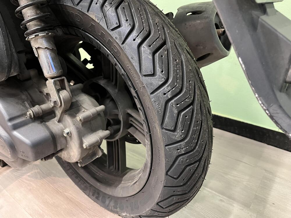 Kymco Agility 200i R16 + (2021 - 25) (7)