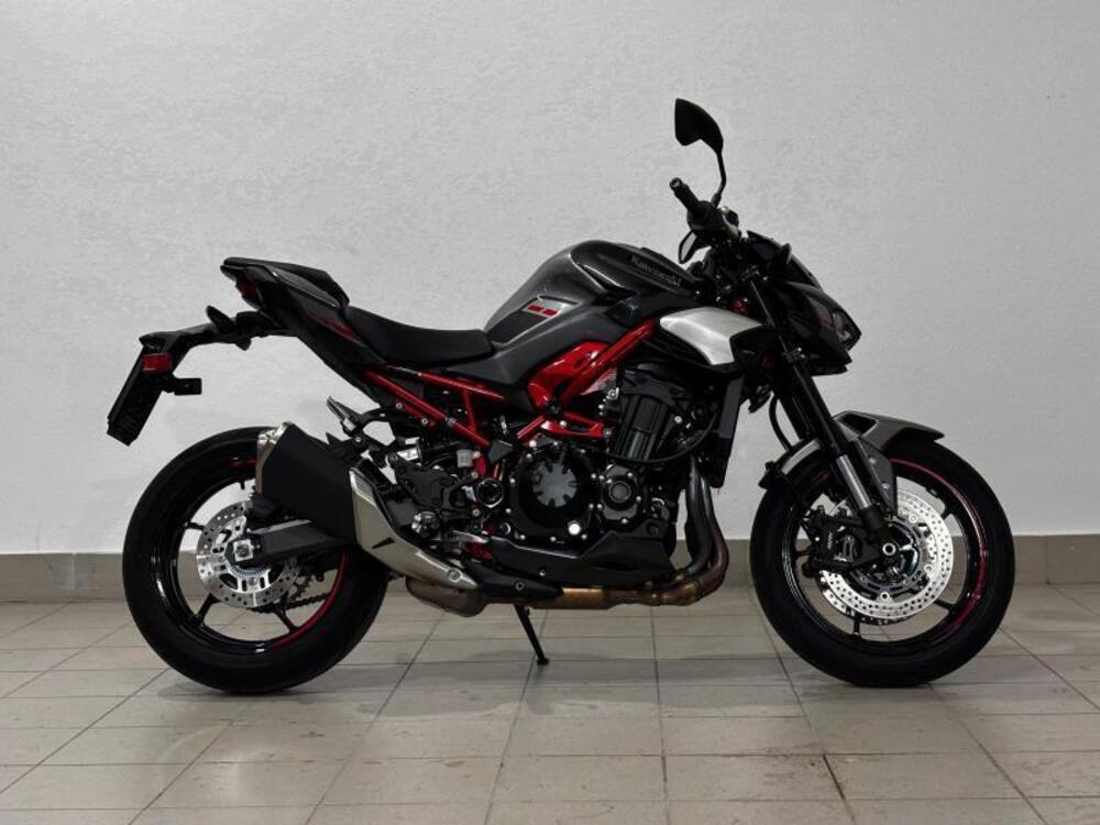 Kawasaki Z 900 (2025 - 26) (5)