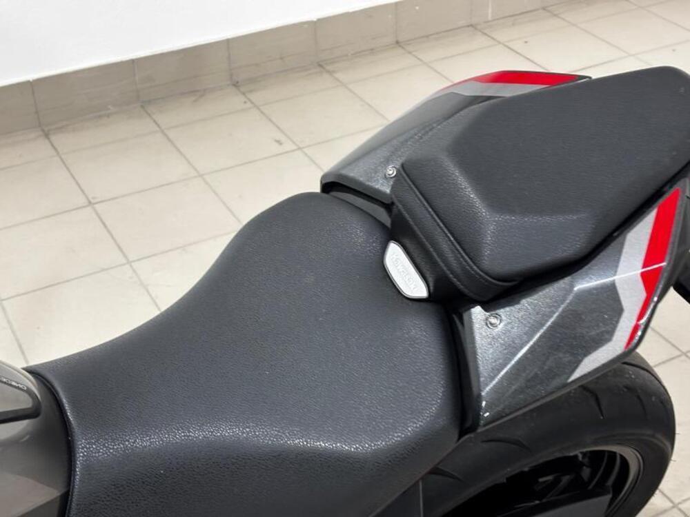 Kawasaki Z 900 (2025 - 26) (9)