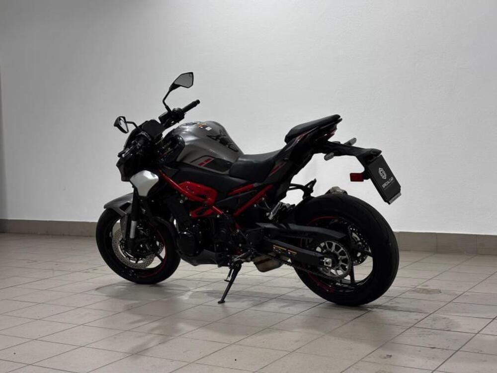 Kawasaki Z 900 (2025 - 26) (2)