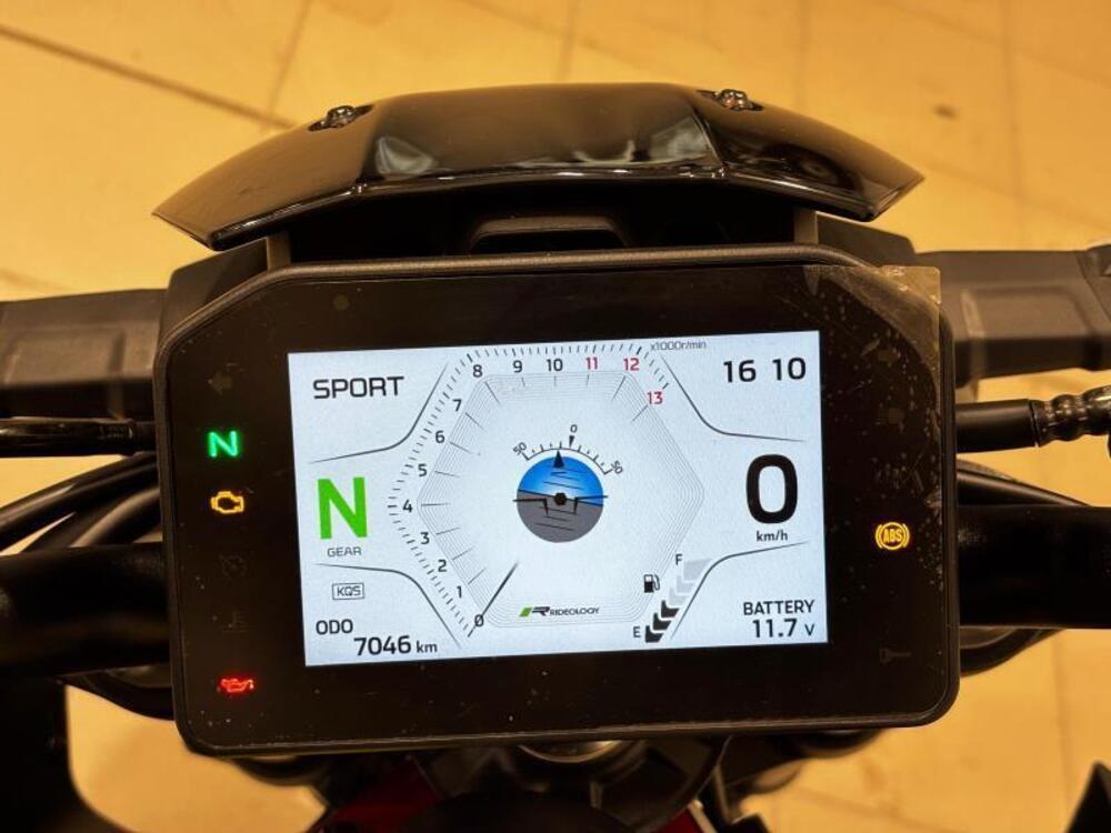 Kawasaki Z 900 (2025 - 26) (12)