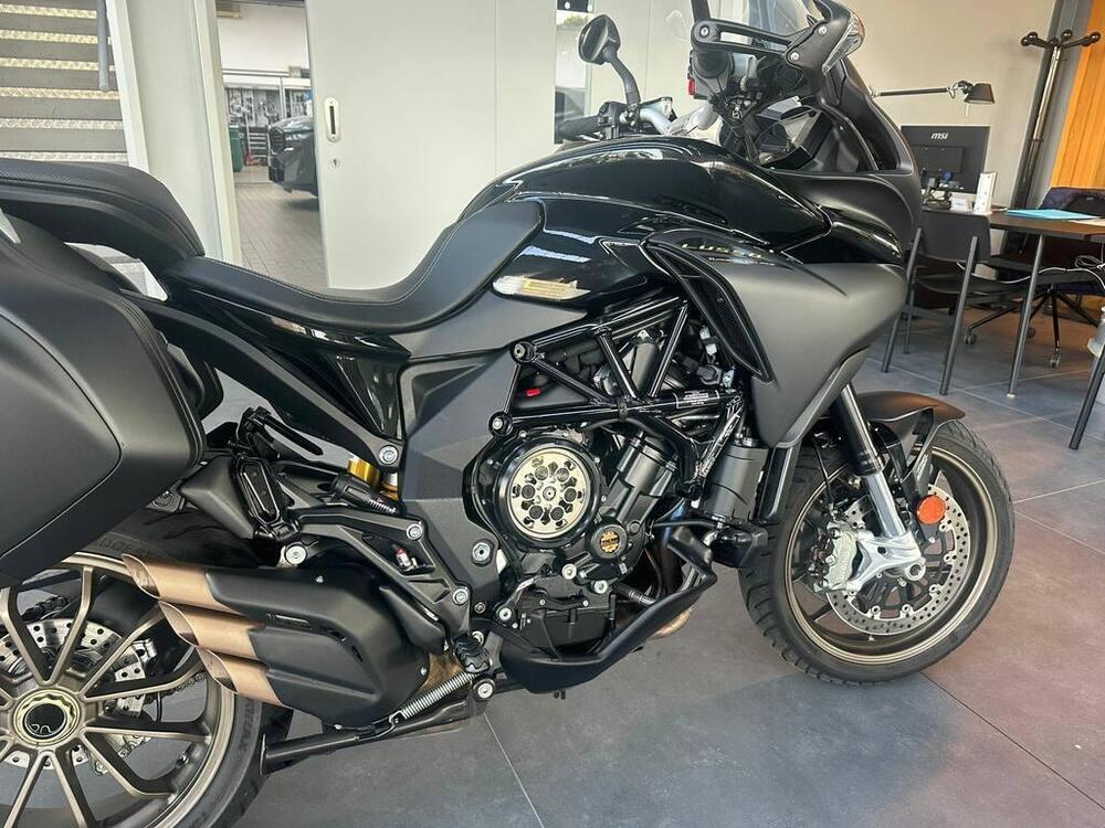 MV Agusta Turismo Veloce 800 Lusso (2021 - 23) (3)