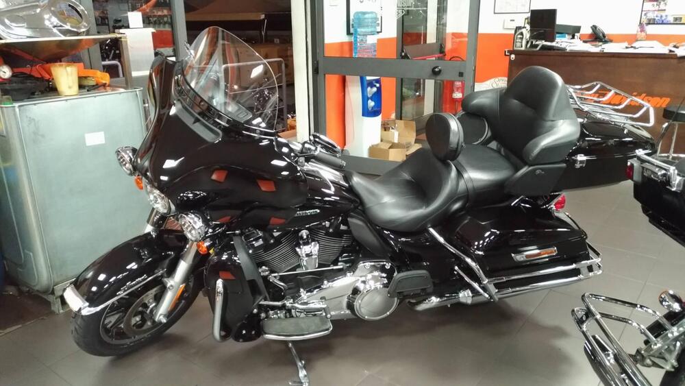 Harley-Davidson 107 Electra Glide Ultra Limited (2017 - 18) - FLHTK (2)