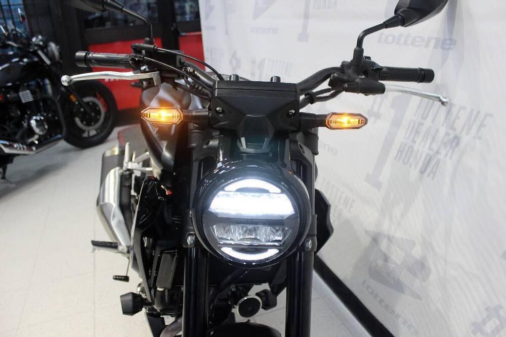 Honda CB 300 R (2022 - 26) (4)