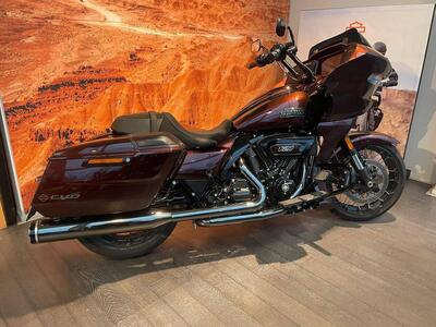 Harley-Davidson CVO Road Glide (2024) usata