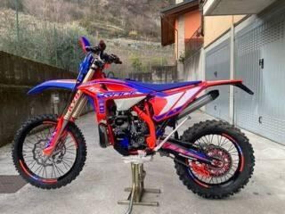 Betamotor RR 250 2T Enduro Race (2025) (2)