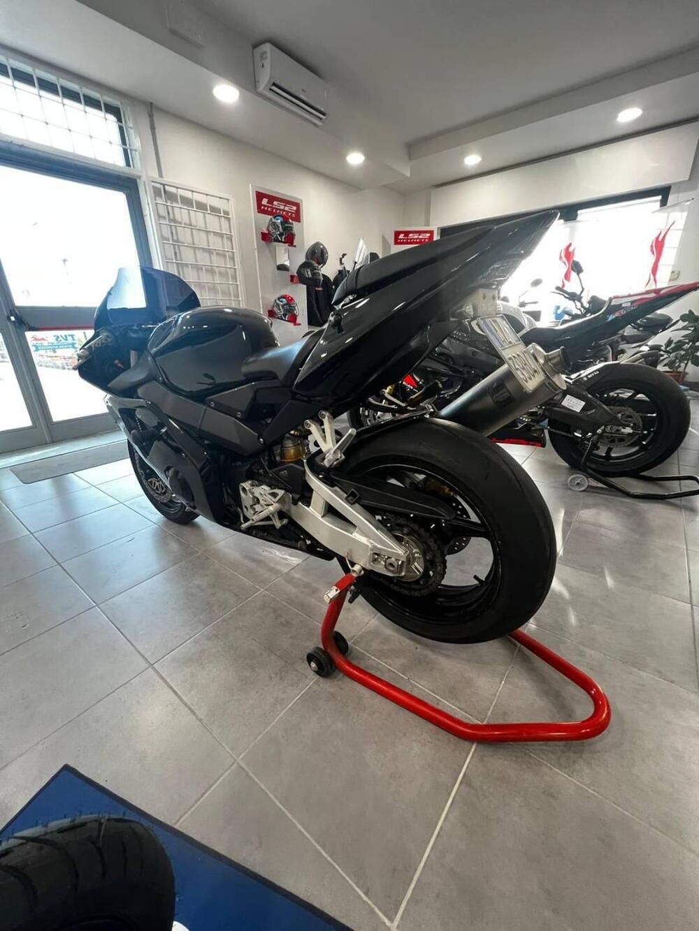 Honda CBR 900 RR Fireblade (2002 - 04) (4)