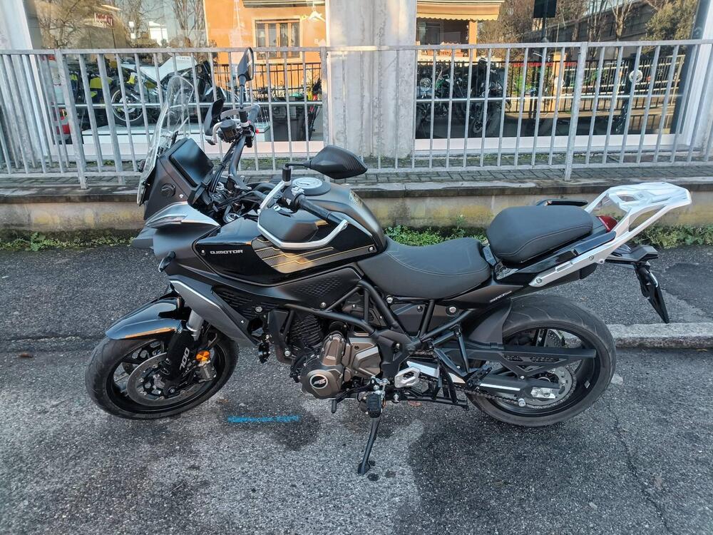 QJ Motor SRT 700 S (2025 - 26) (2)