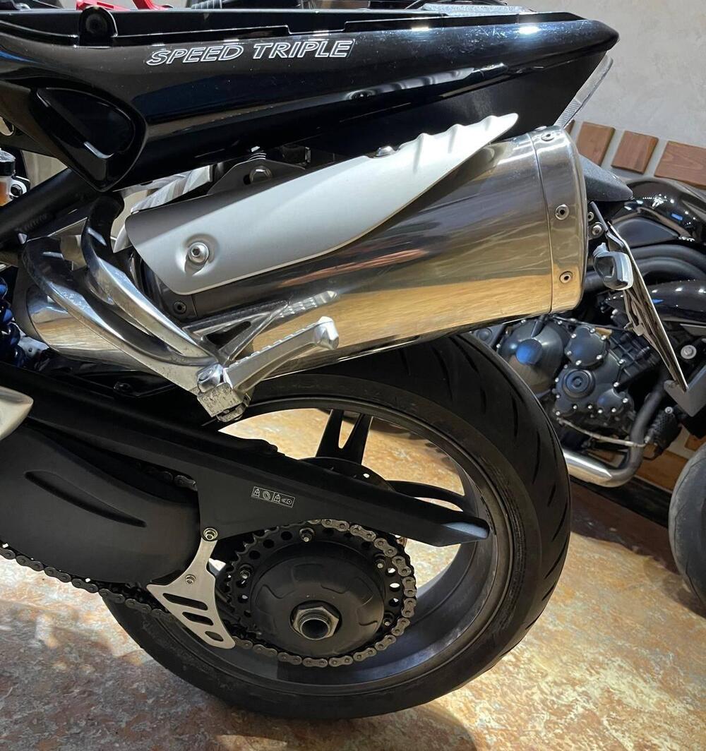 Triumph Speed Triple 1050 (2005 - 11) (14)