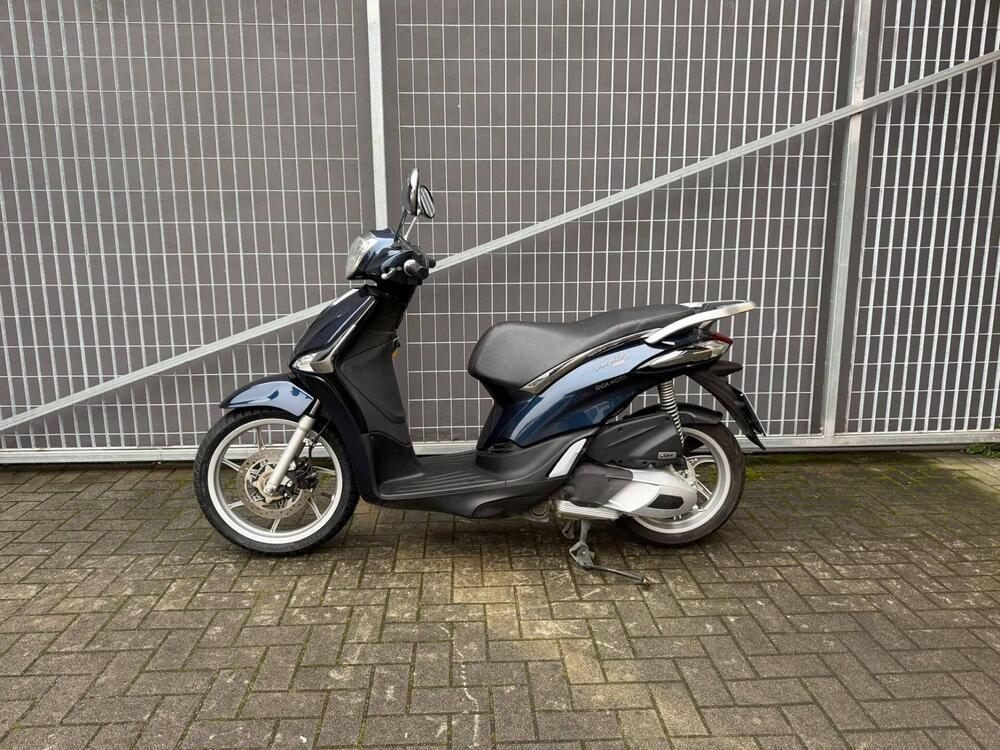 Piaggio Liberty 150 i-get ABS (2016) (2)