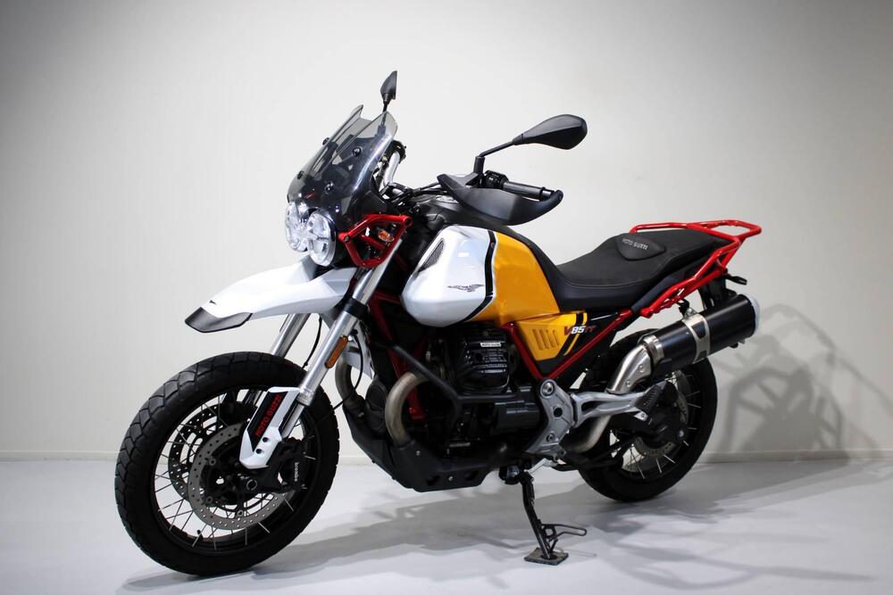 Moto Guzzi V85 TT (2021 - 23) (3)