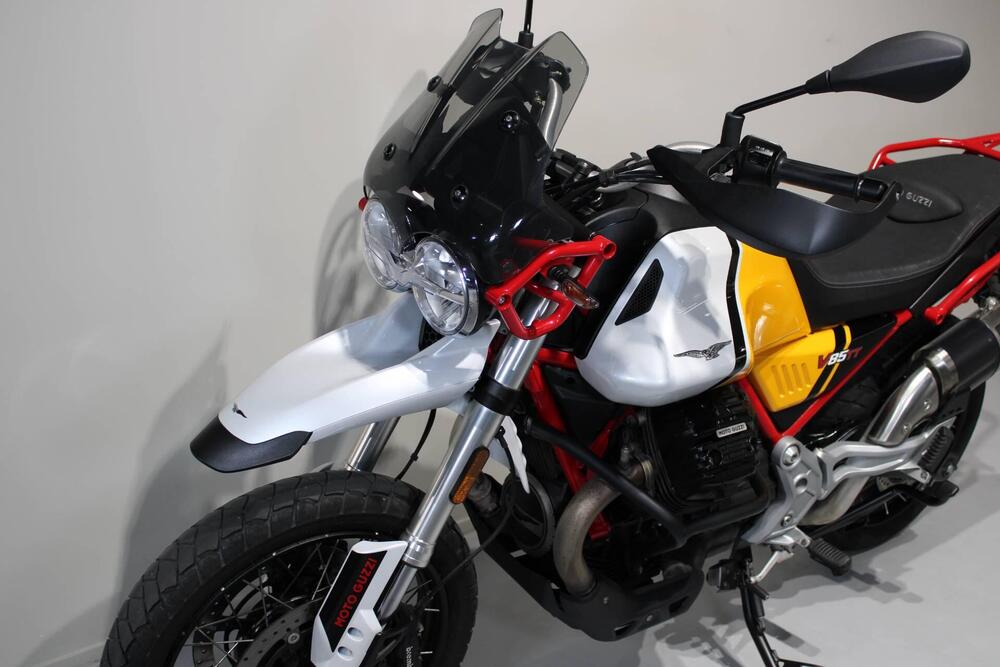 Moto Guzzi V85 TT (2021 - 23) (9)