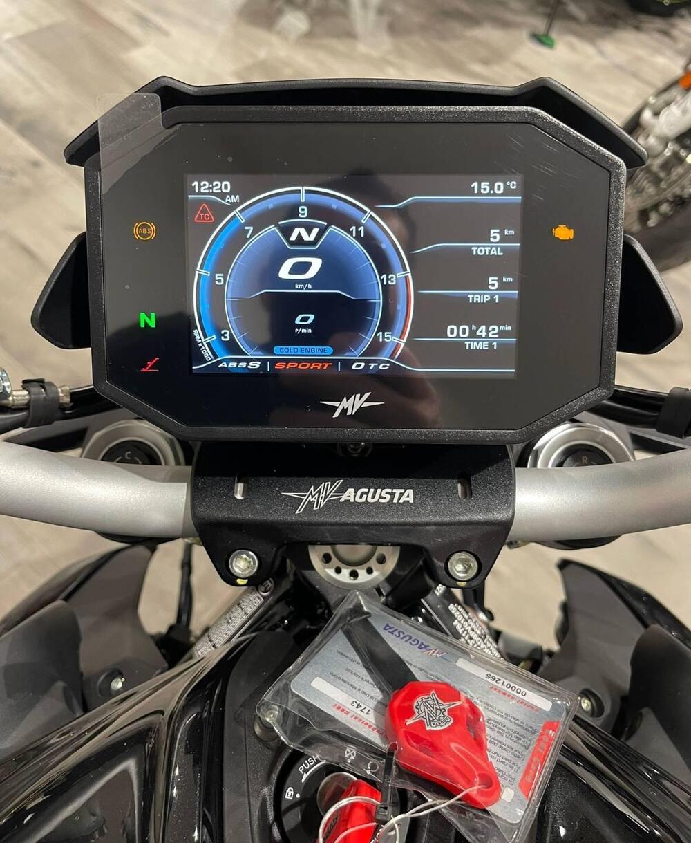 MV Agusta Brutale 800 R (2023 - 25) (11)
