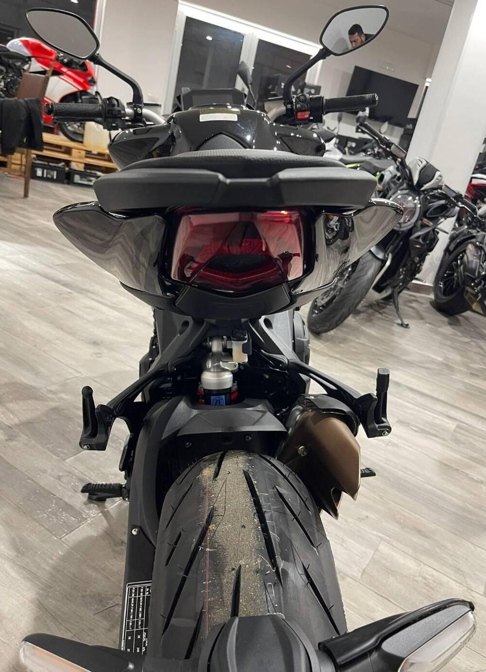 MV Agusta Brutale 800 R (2023 - 25) (14)